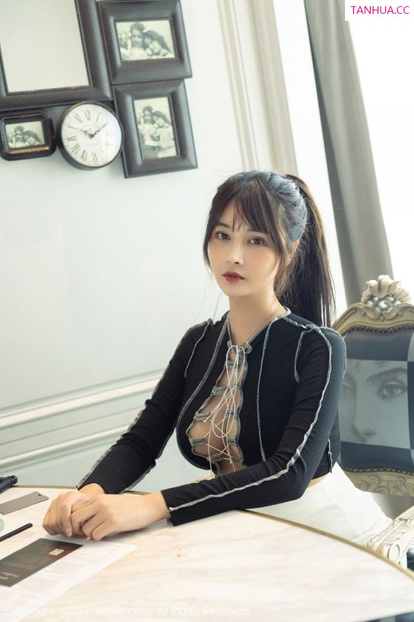 萌奈子  丰满妹子萌奈子 超A的短裙有致第2张图片